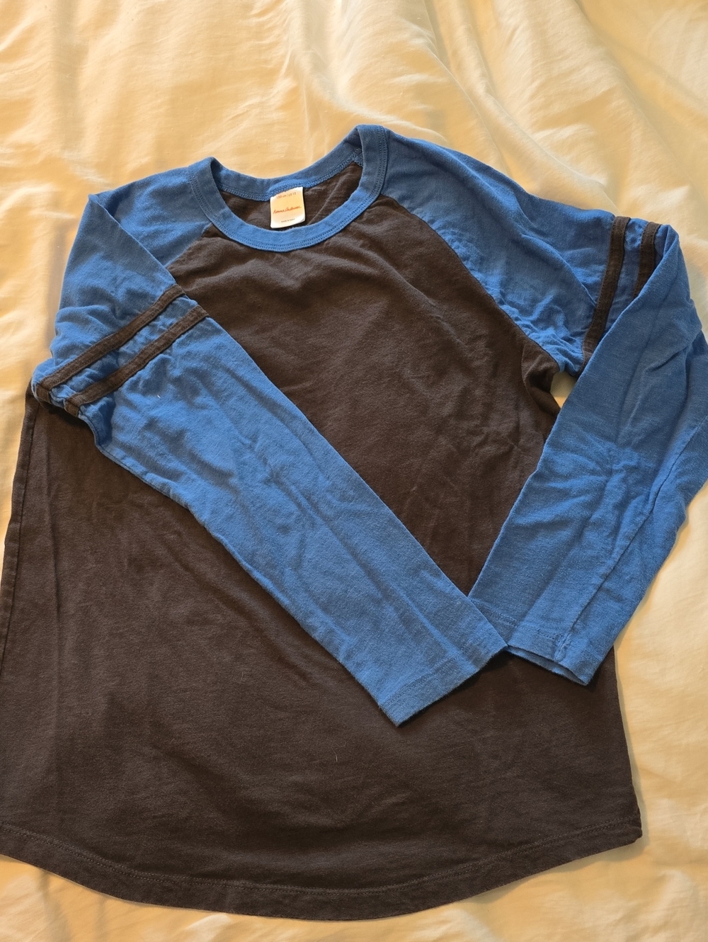 Hanna Andersson Blue and Black Raglan Long Sleeve Tee with Sleeve Stripes